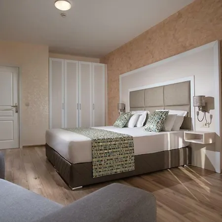 Luxury Marina Sands Beach 4* Obzor